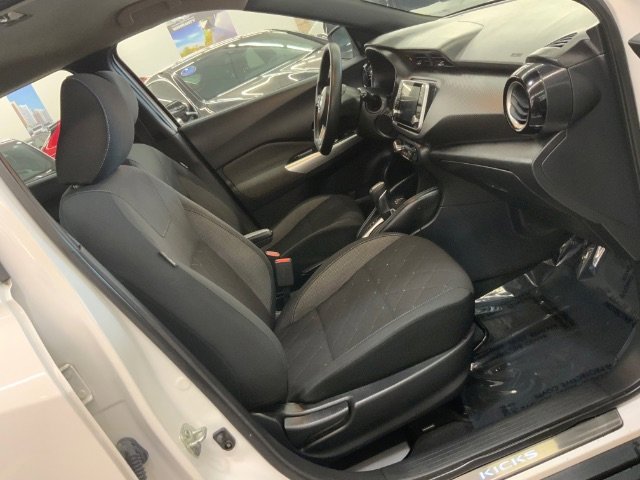 Used 2020 Nissan Kicks SV image 13