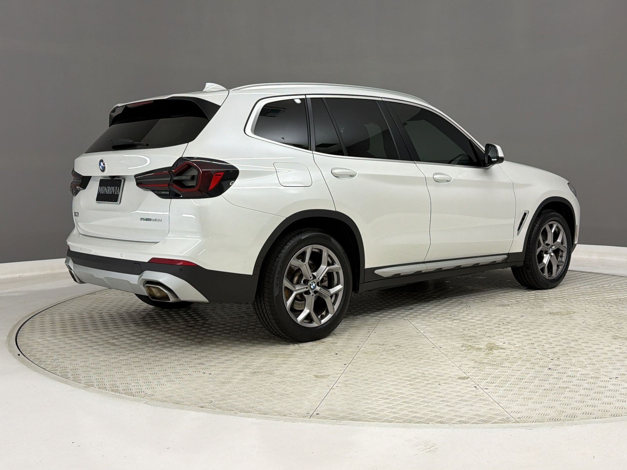 Used 2023 BMW X3 sDrive30i w/ Premium Package RWD image 9