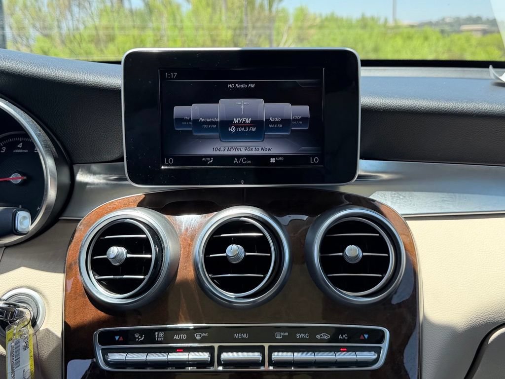 Used 2019 Mercedes-Benz GLC 300 4MATIC image 25