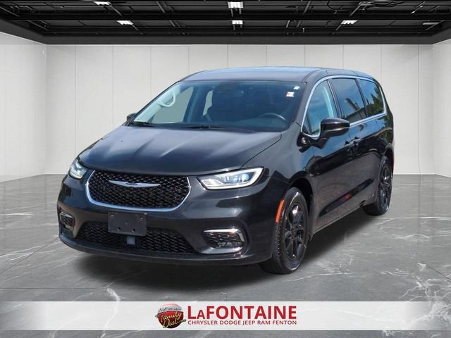 Used 2023 Chrysler Pacifica Touring-L FWD image 1
