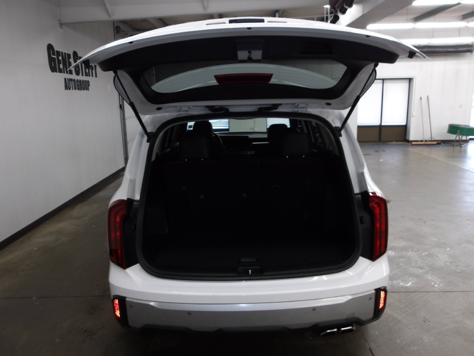 Used 2024 Kia Telluride S AWD/4WD image 18
