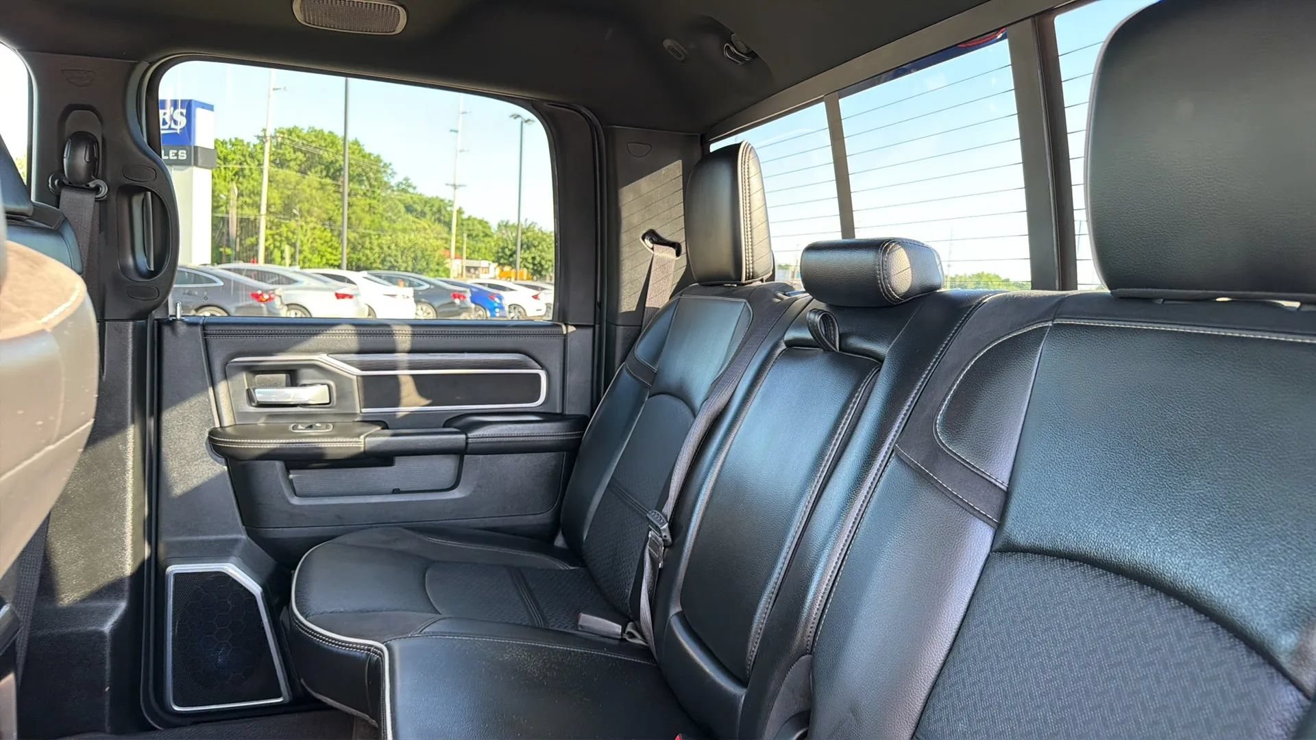 Used 2023 RAM 3500 Laramie AWD/4WD image 44