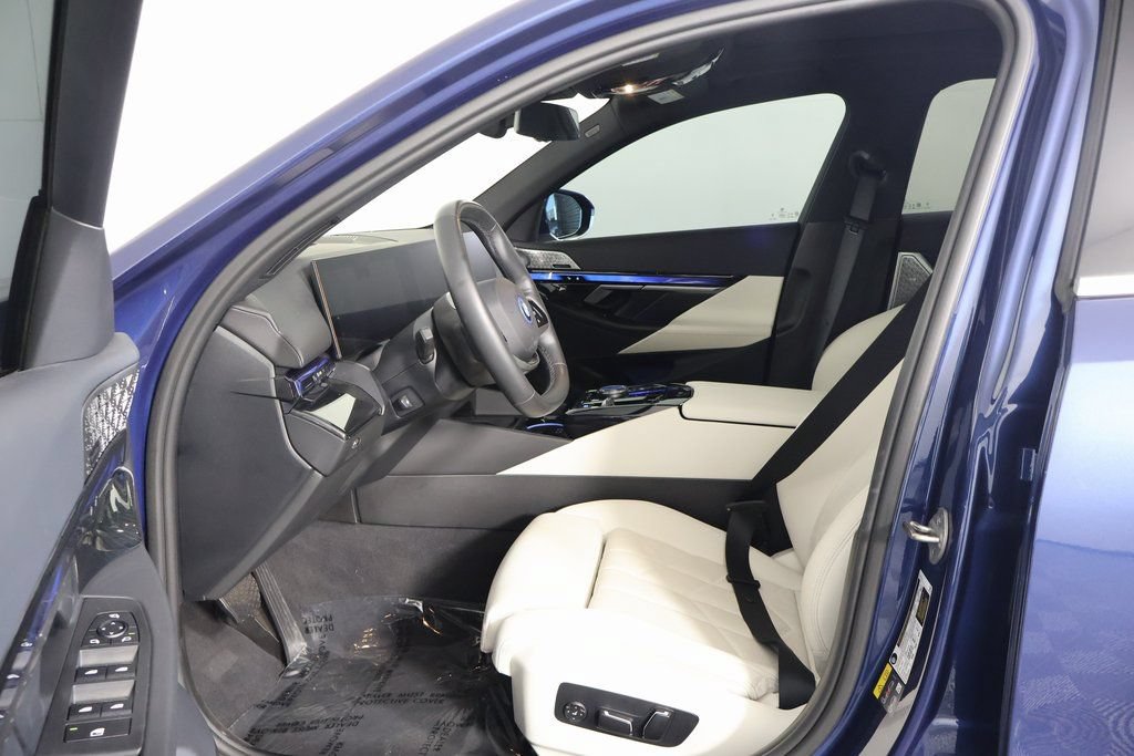 Used 2024 BMW i5 eDrive40i w/ Premium Package RWD image 10