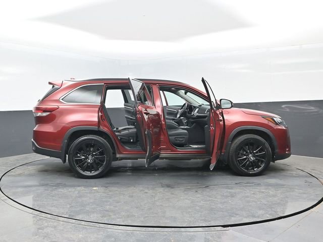 Used 2019 Toyota Highlander SE AWD/4WD image 28