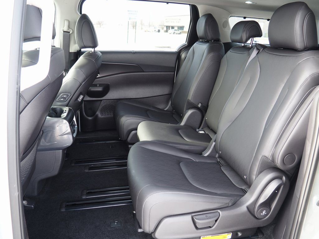 New 2026 Kia Carnival SX image 7