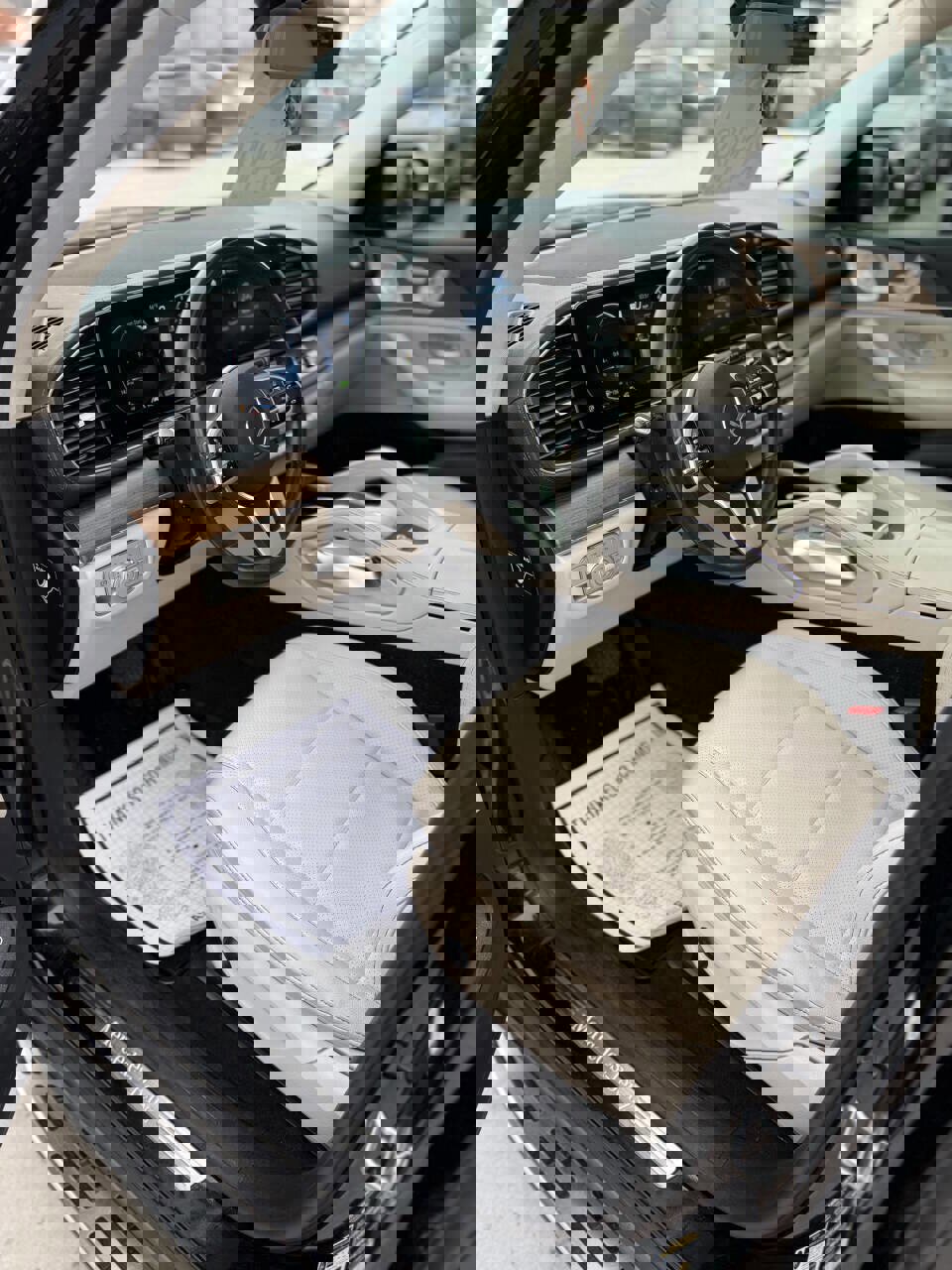 Used 2021 Mercedes-Benz GLS 450 4MATIC image 9