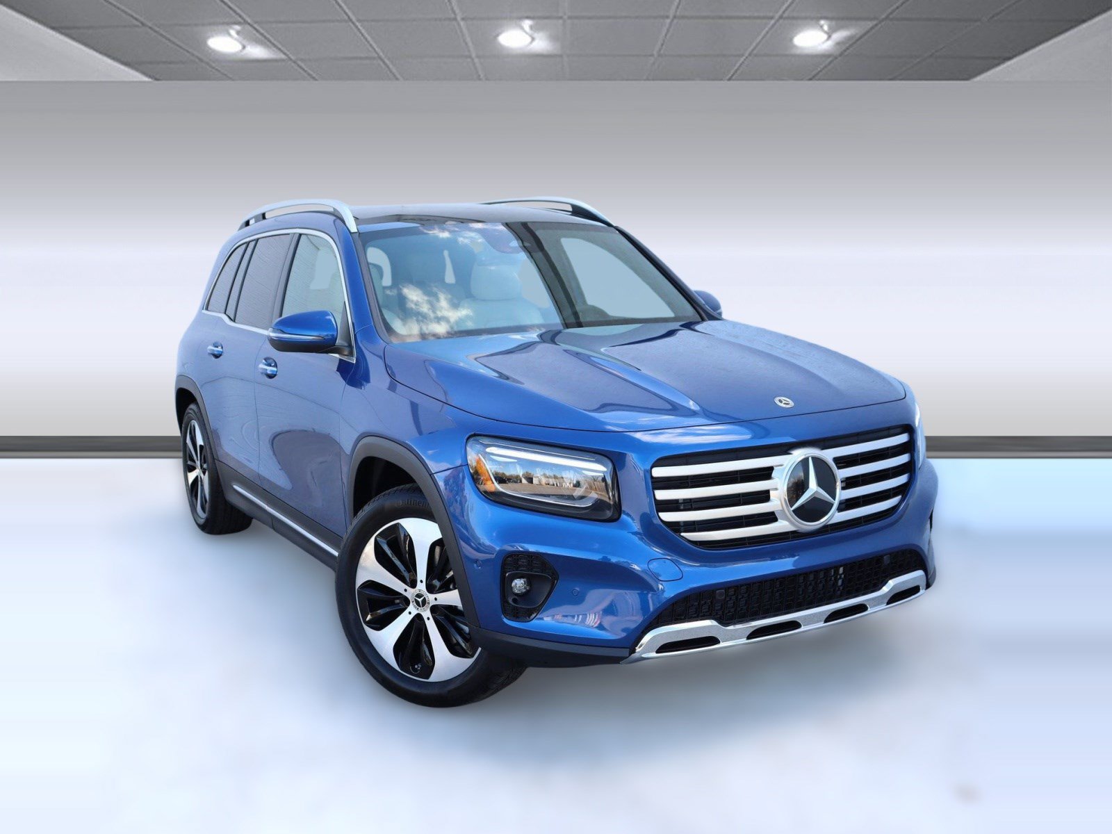 Used 2025 Mercedes-Benz GLB 250 image 5