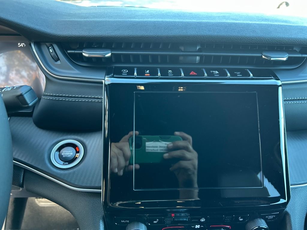 New 2025 Jeep Grand Cherokee L Altitude image 15