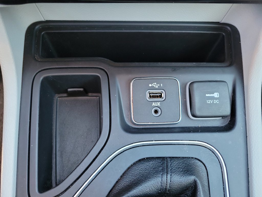 Used 2020 Jeep Cherokee Latitude Plus FWD image 23