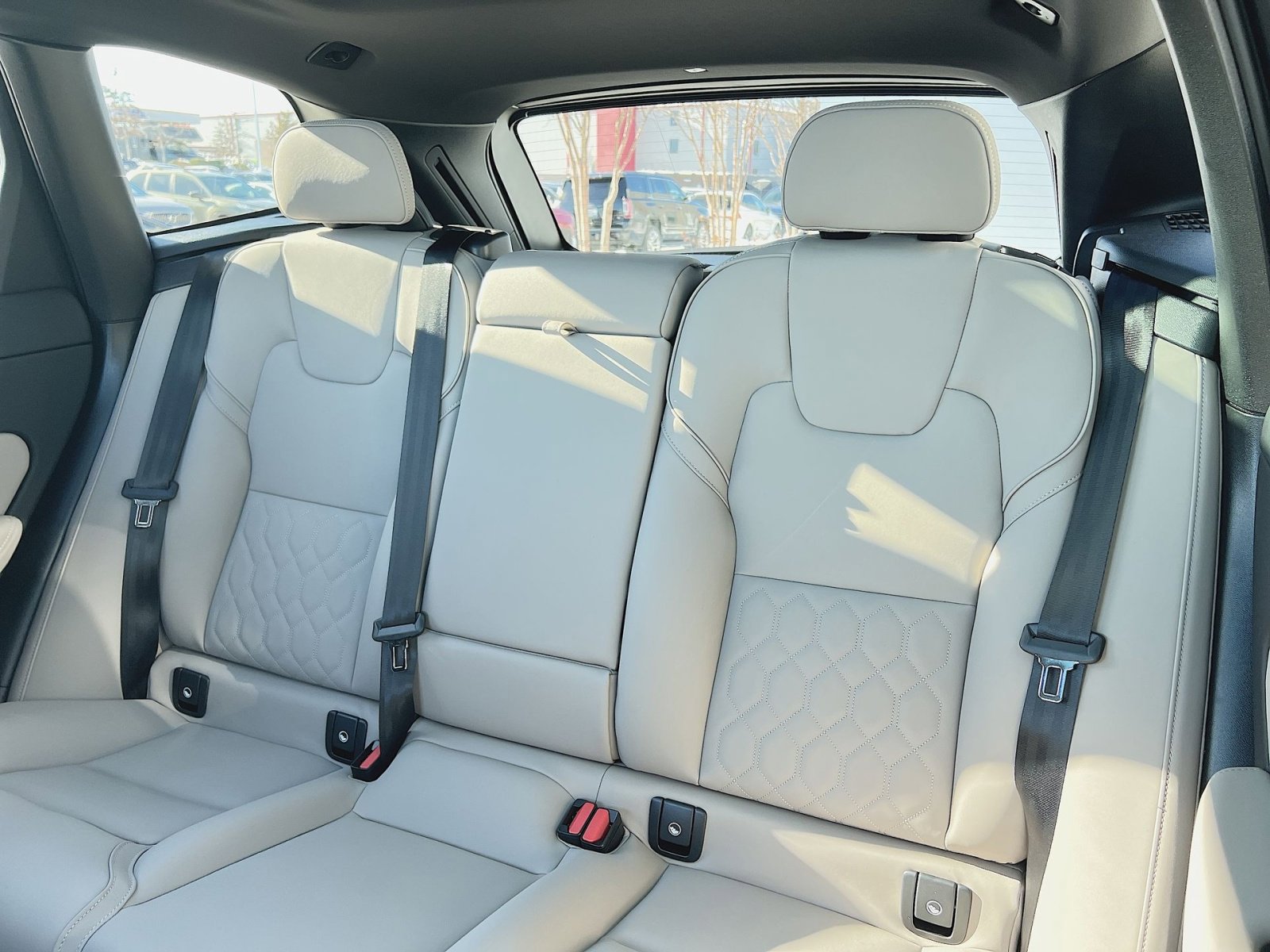 New 2026 Volvo XC60 B5 Plus w/ Protection Package Premier AWD/4WD image 25