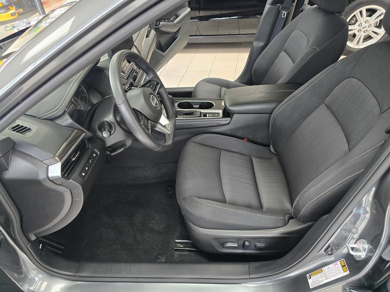 Used 2023 Nissan Altima 2.5 SV w/ SV Premium Package FWD image 28