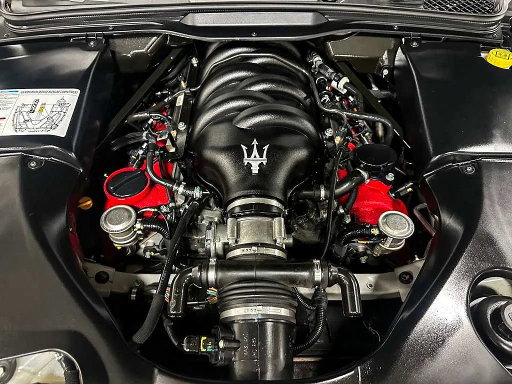 Used 2016 Maserati GranTurismo Sport RWD image 30