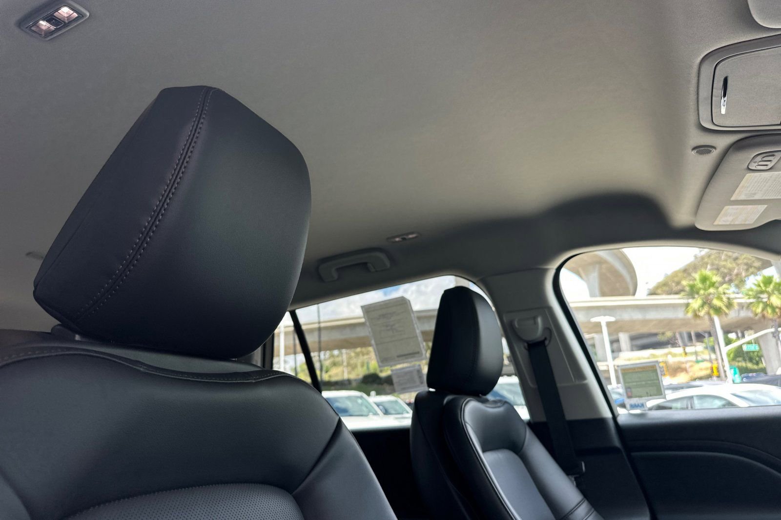 New 2026 Lincoln Aviator 2WD w/ Jet Appearance Package image 17