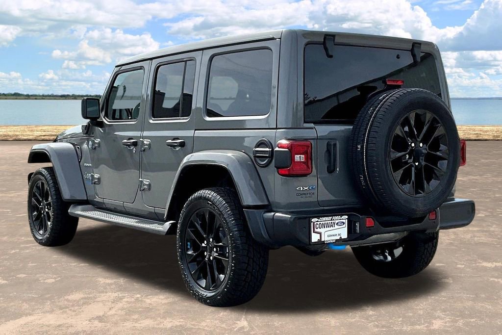 Used 2022 Jeep Wrangler Unlimited Sahara w/ Cold Weather Group image 5