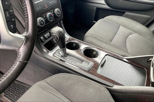 Used 2017 Chevrolet Traverse LT w/ Style and Technology Package image 17