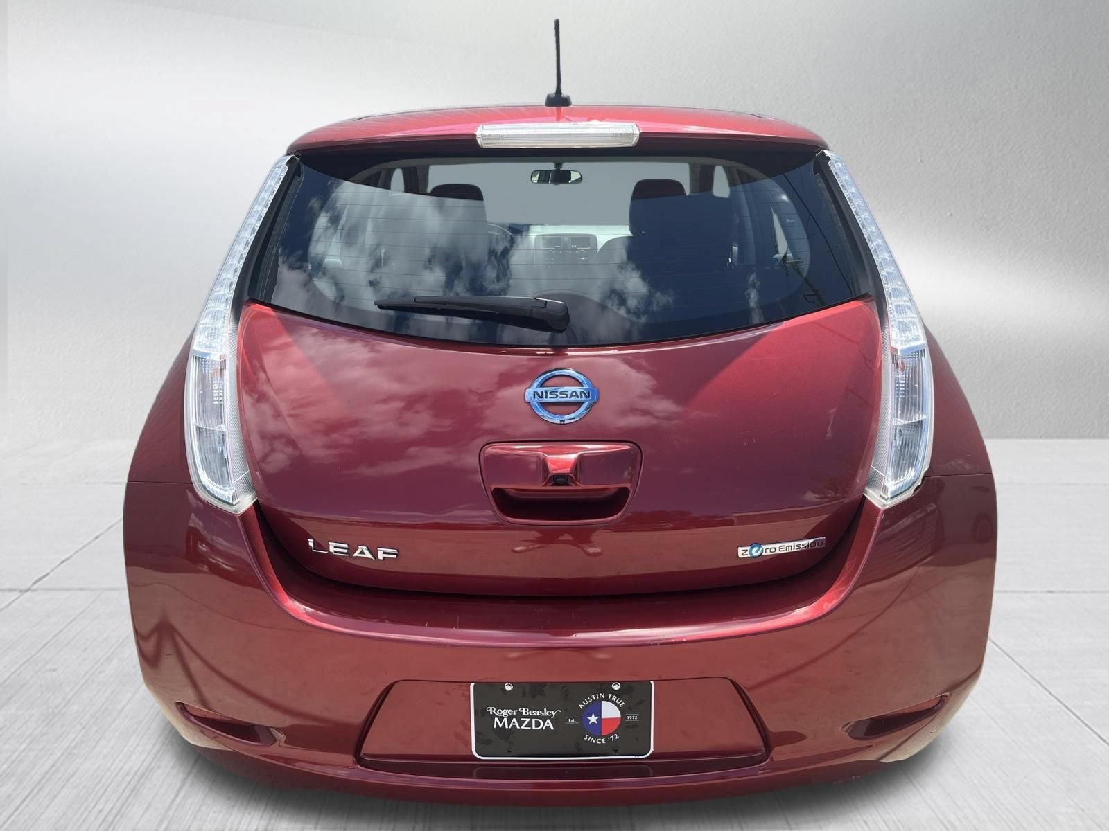 Used 2015 Nissan Leaf S w/ Charge Package FWD image 7