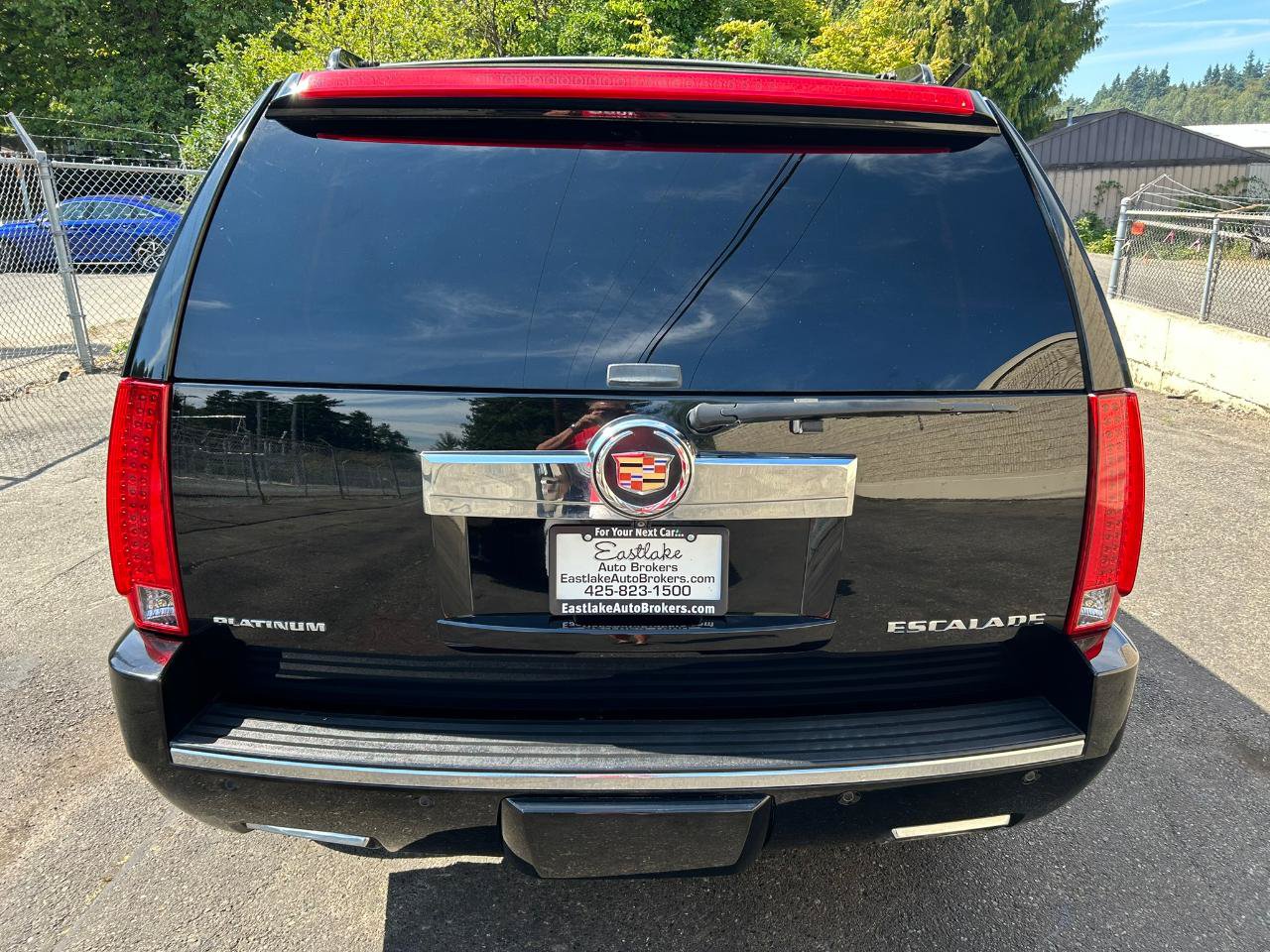 Used 2013 Cadillac Escalade Platinum AWD/4WD image 6