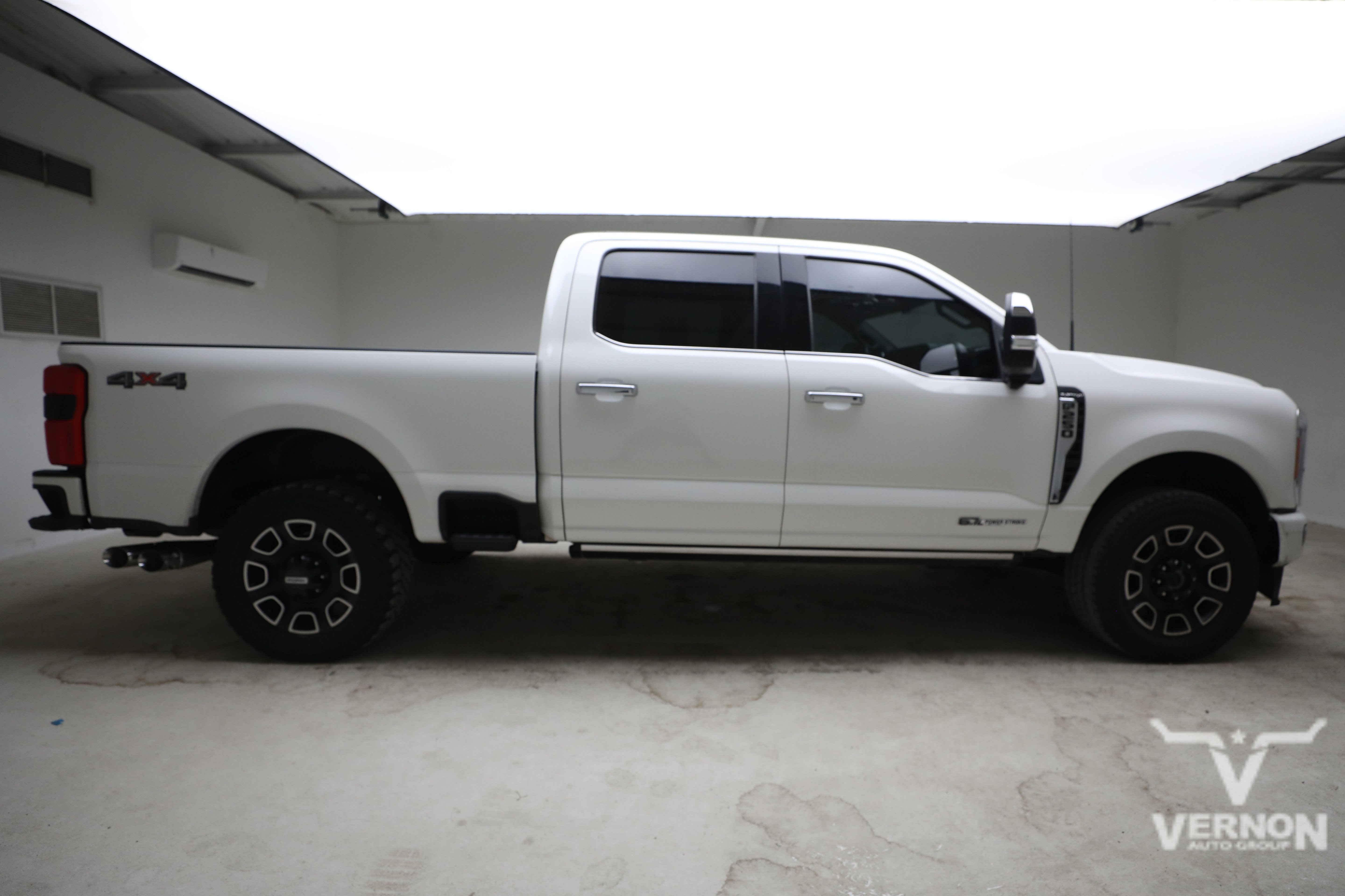 Used 2023 Ford F250 Platinum AWD/4WD image 5