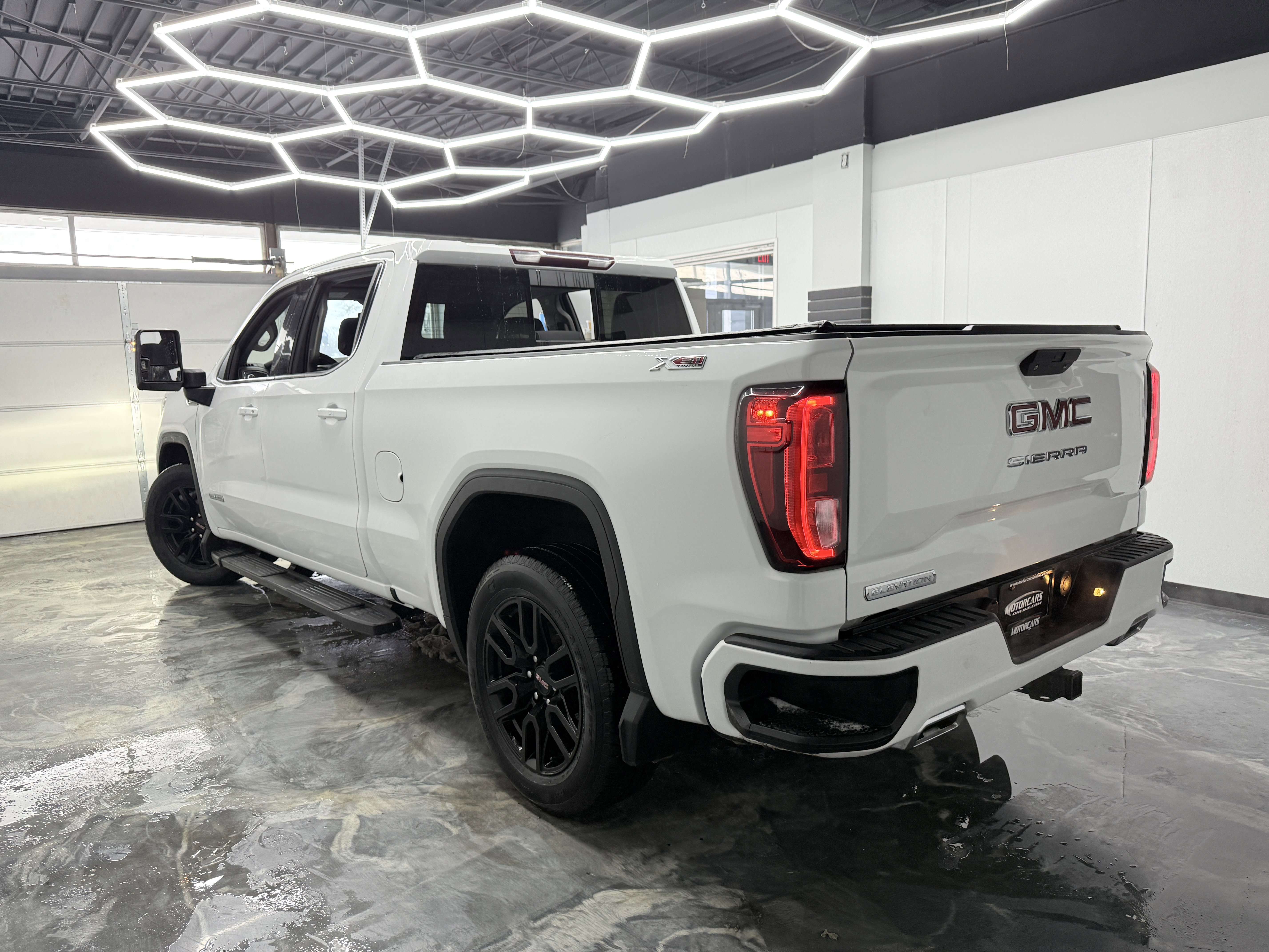 Used 2020 GMC Sierra 1500 Elevation image 3