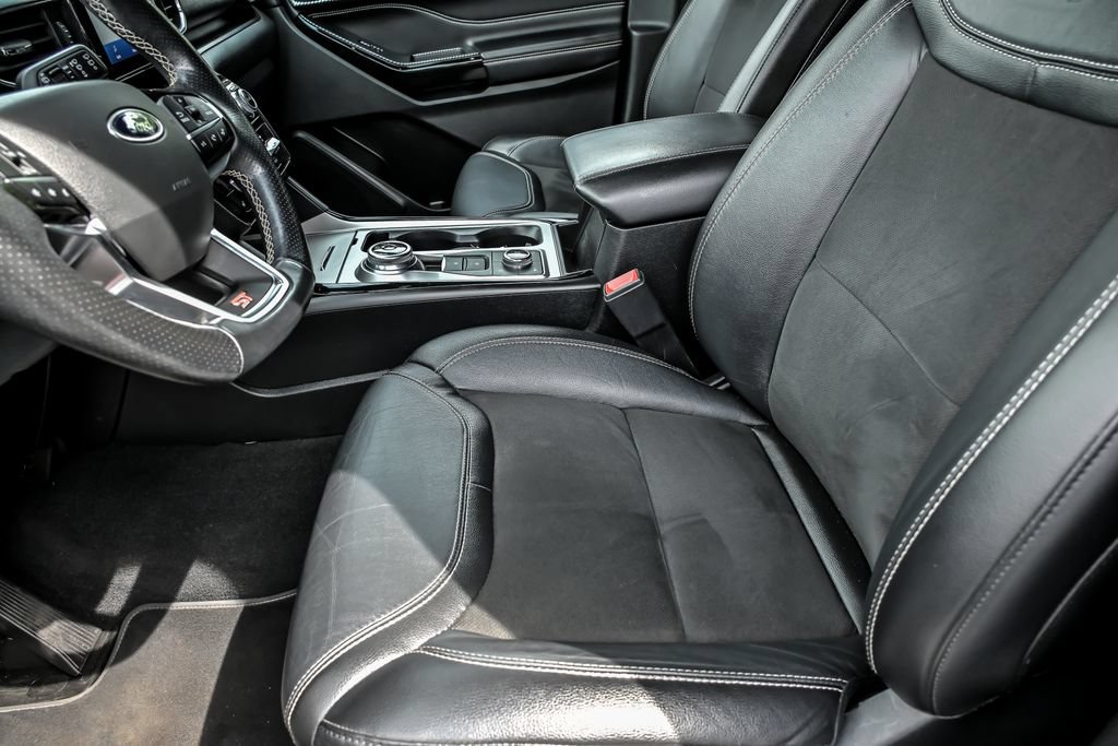 Used 2022 Ford Explorer ST AWD/4WD image 12