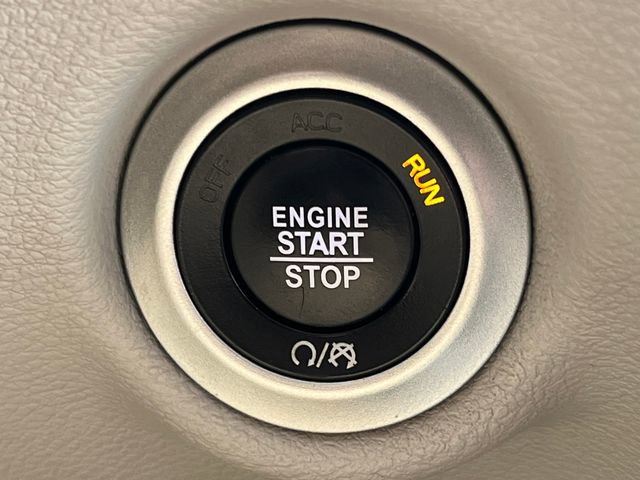 Used 2018 Chrysler Pacifica Touring-L image 29