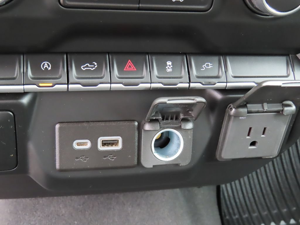 Certified 2022 Chevrolet Silverado 1500 Custom AWD/4WD image 7