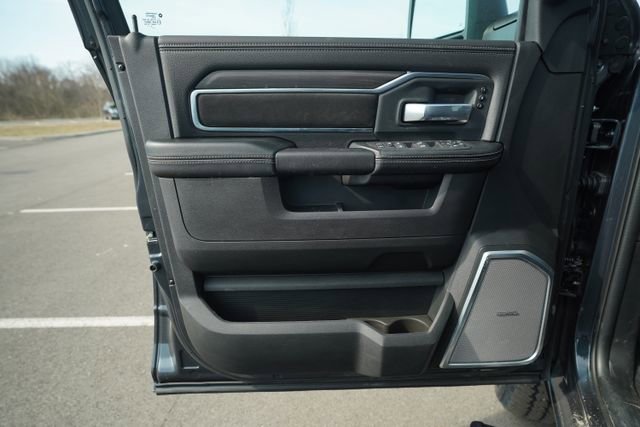 New 2026 RAM 2500 Laramie AWD/4WD image 14