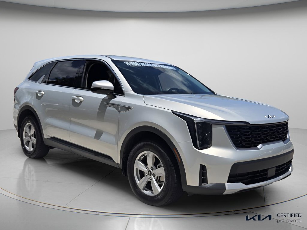 Used 2026 Kia Sorento LX FWD image 9