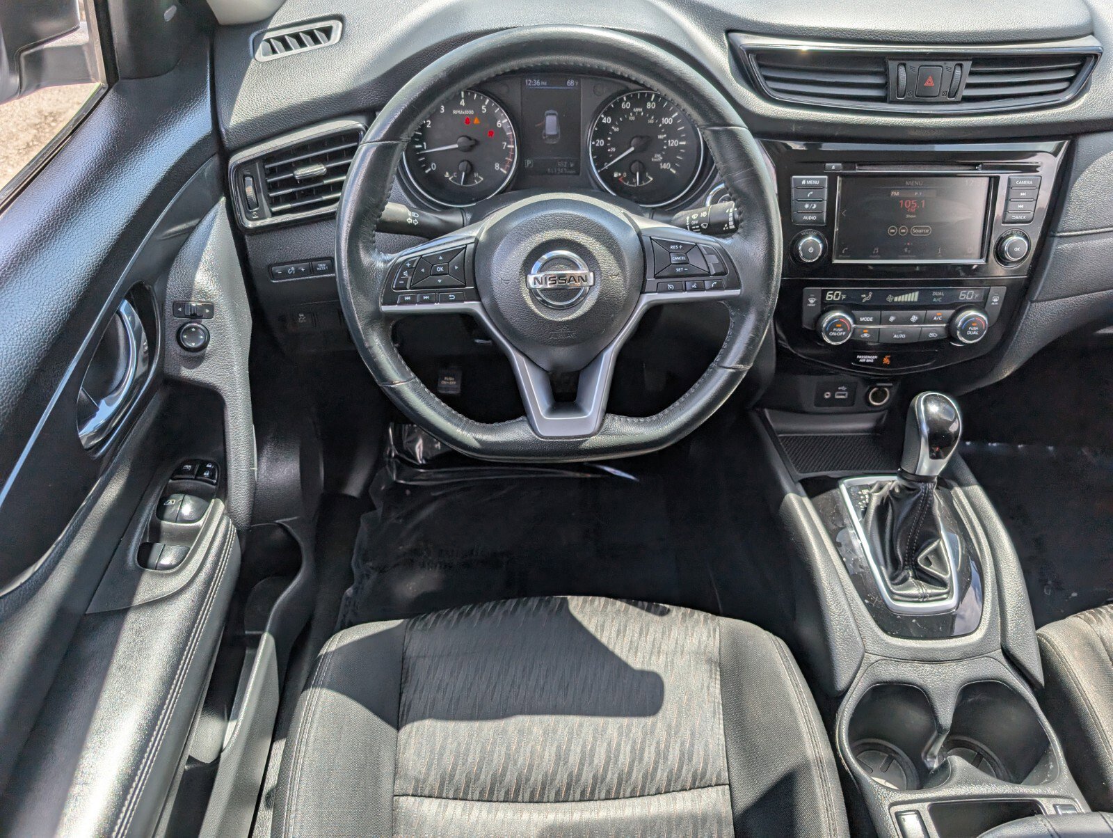 Used 2018 Nissan Rogue SV image 13