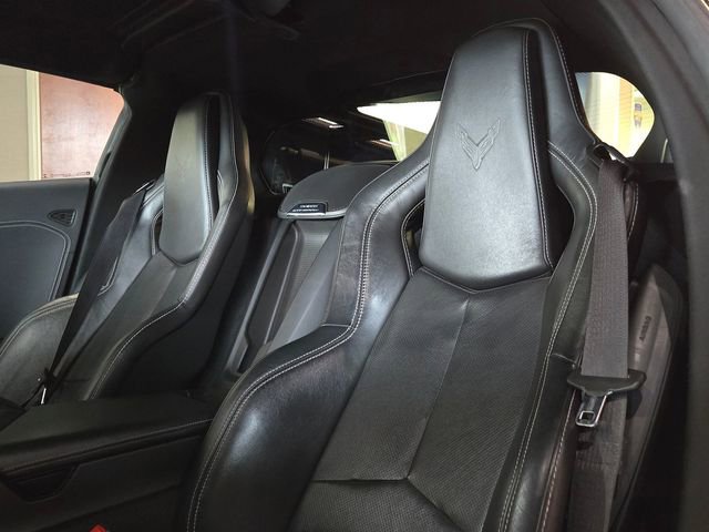 Used 2021 Chevrolet Corvette Stingray Coupe w/ Z51 Performance Package RWD image 9