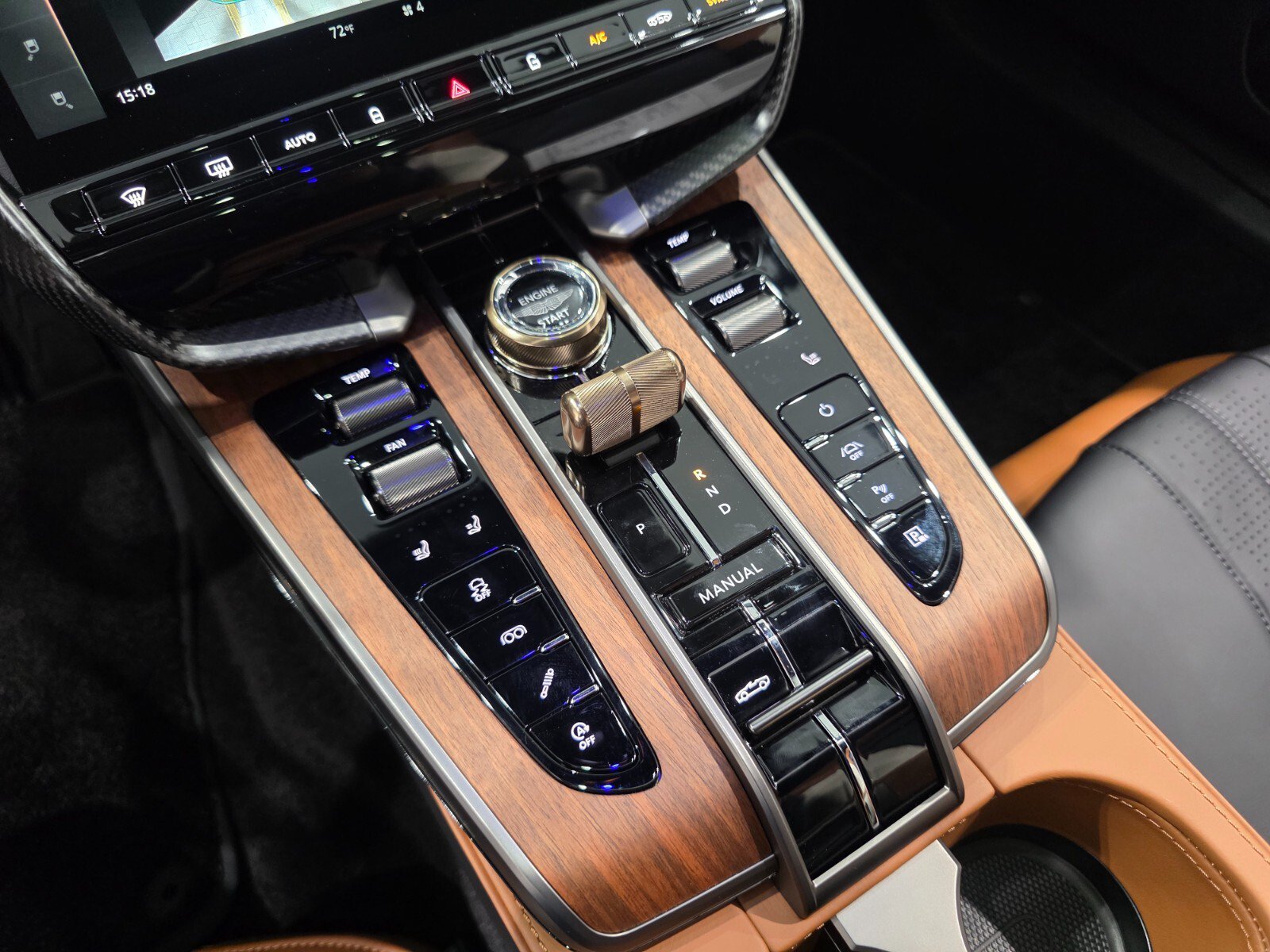 Used 2026 Aston Martin Vanquish 60th Anniversary Edition RWD image 15