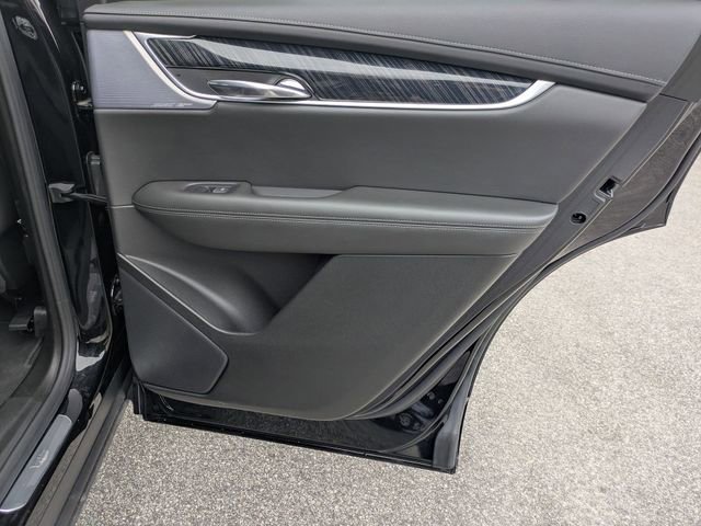 Used 2025 Cadillac XT6 Premium Luxury image 34