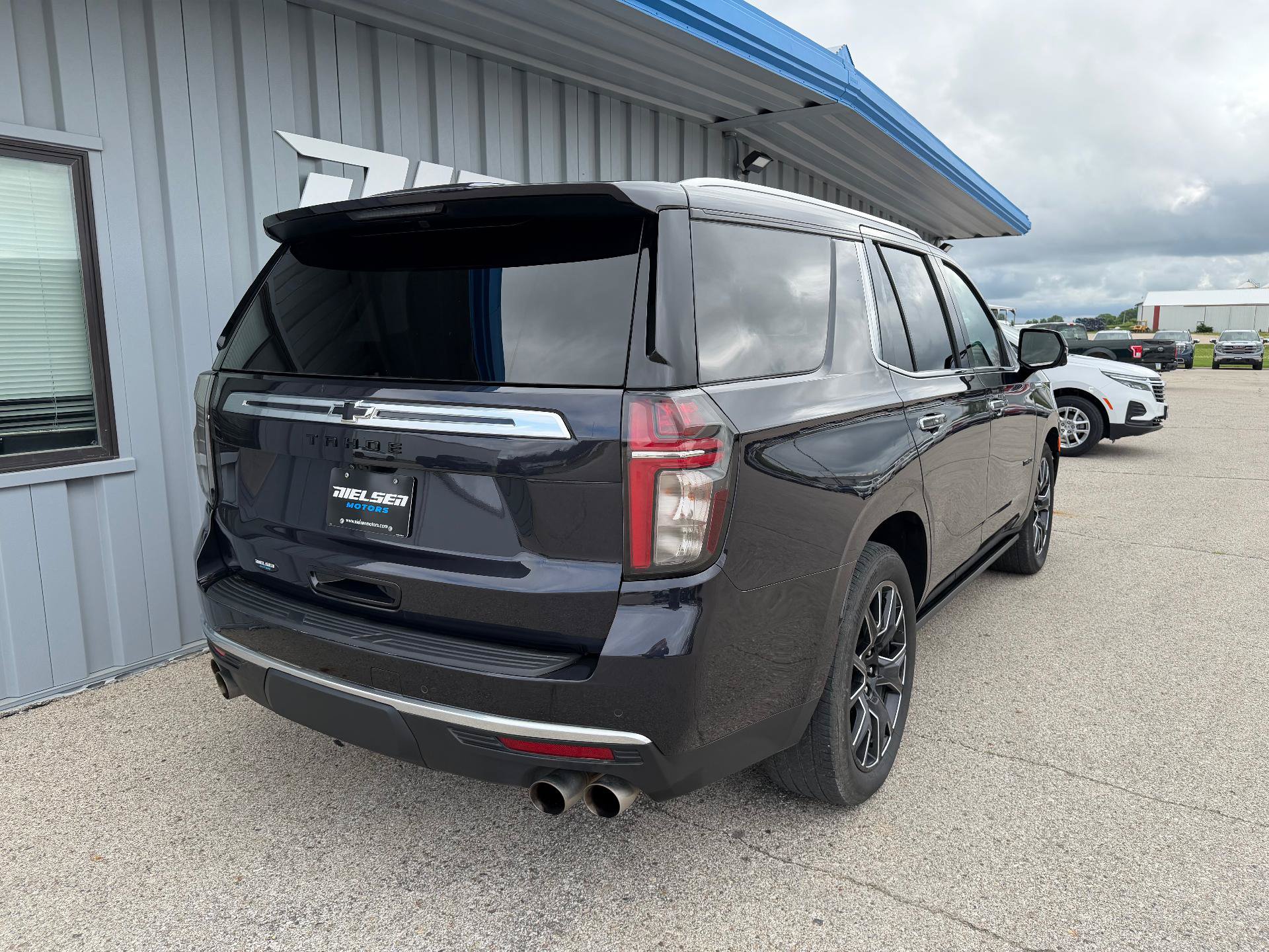 Used 2024 Chevrolet Tahoe High Country AWD/4WD image 6