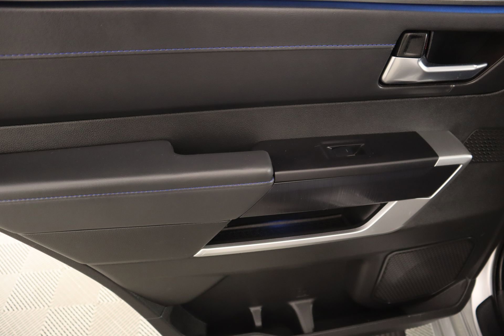 Used 2024 Toyota Sequoia Platinum image 18