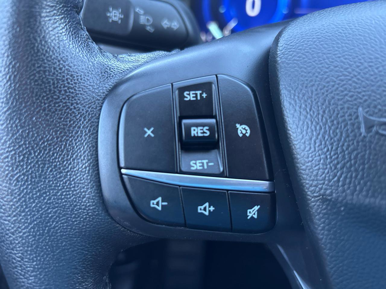 Used 2020 Ford Escape SE Sport image 16