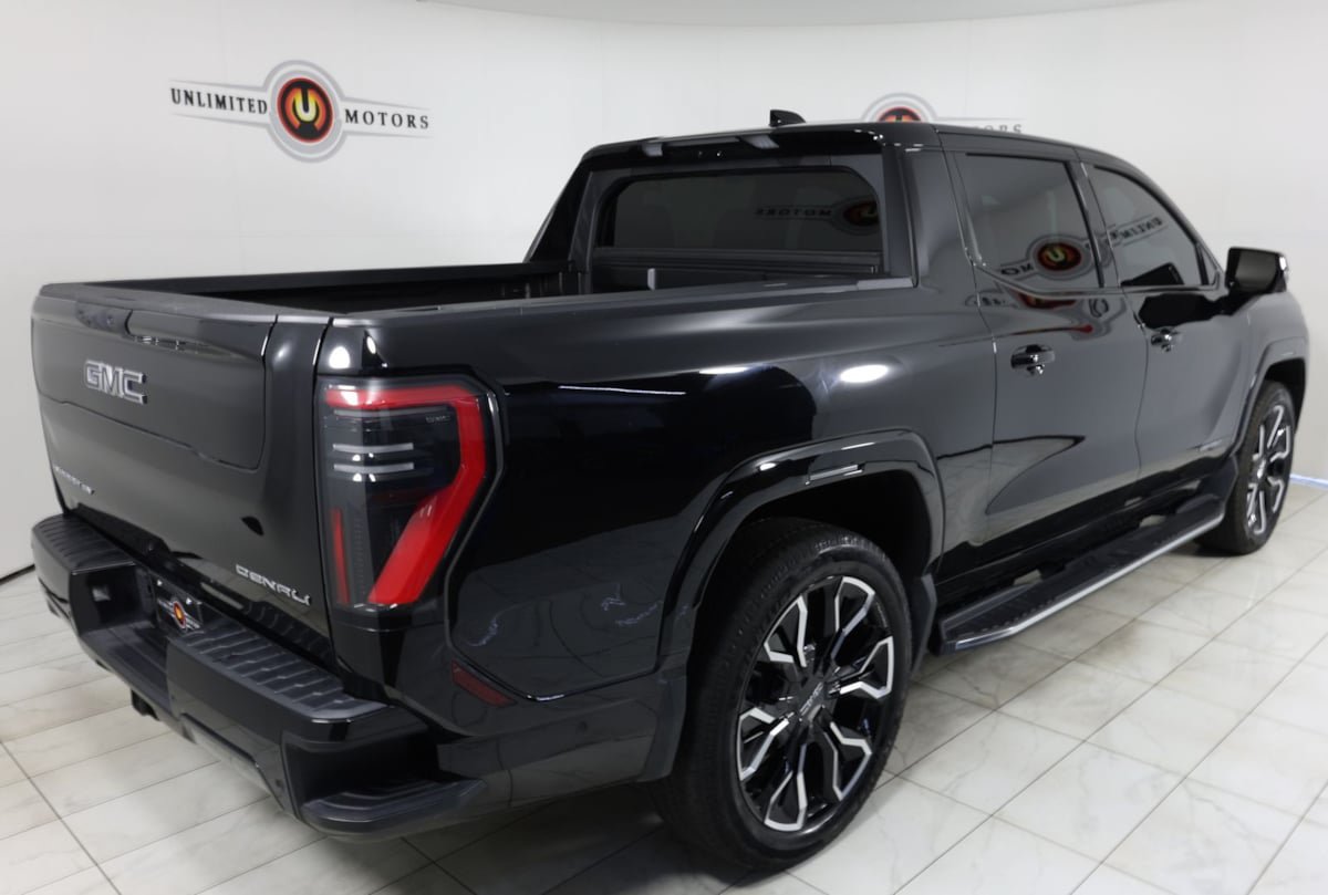 Used 2025 GMC Sierra EV Denali AWD/4WD image 3