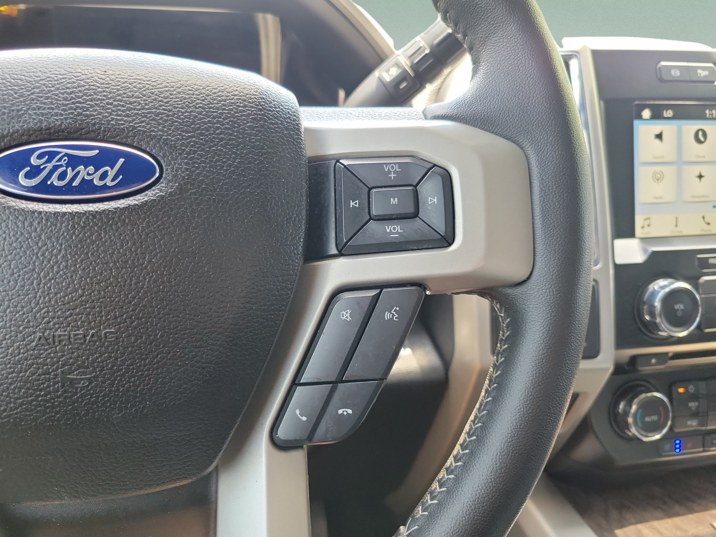 Used 2017 Ford F250 Lariat w/ Lariat Ultimate Package AWD/4WD image 22