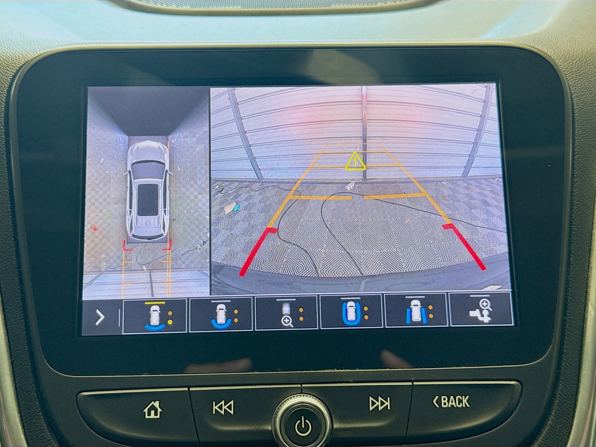 Used 2020 Chevrolet Equinox Premier image 16