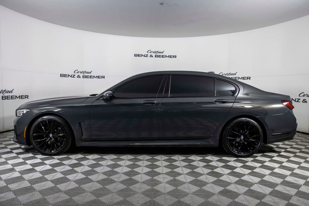 Used 2021 BMW 740i w/ M Sport Package RWD image 11