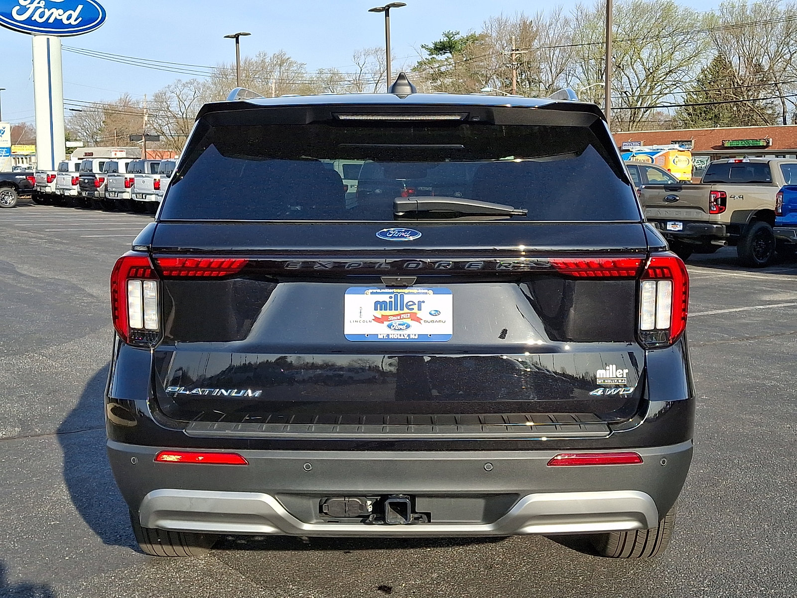 Used 2025 Ford Explorer Platinum w/ LUX Leather Package image 5