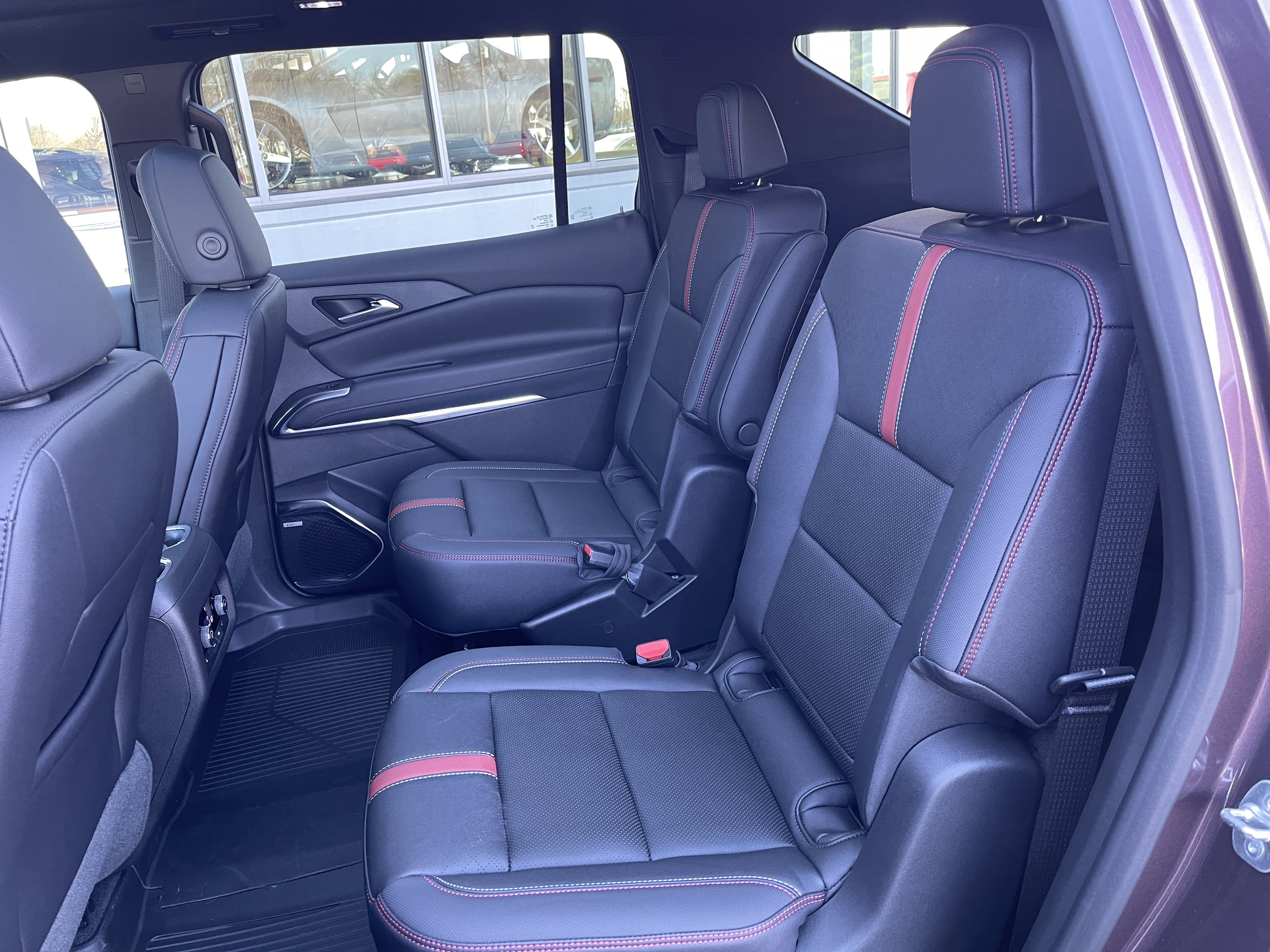 Used 2025 Chevrolet Traverse RS w/ LPO, Floor Liner Package image 45