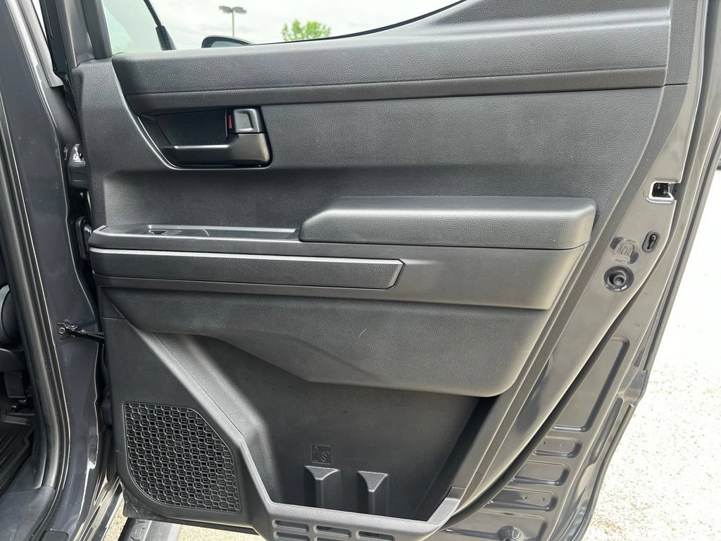 Used 2025 Toyota Tacoma SR5 AWD/4WD image 29