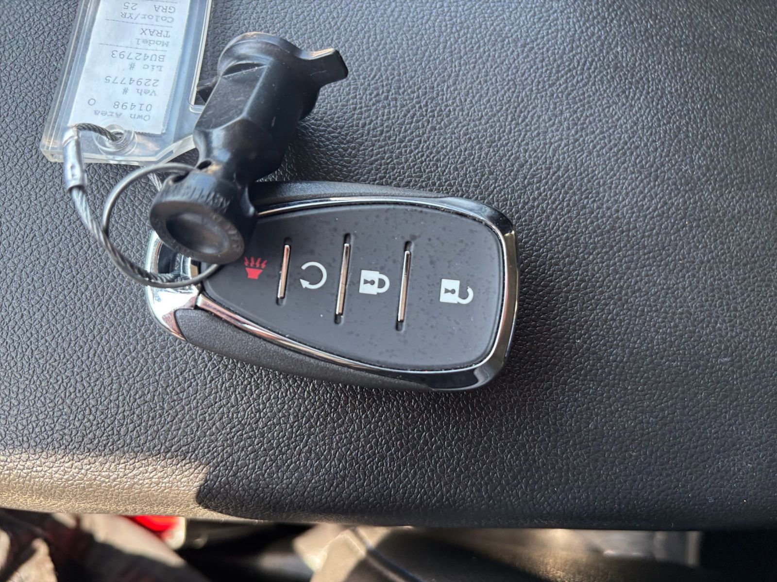 Used 2025 Chevrolet Trax LT w/ LT Convenience Package FWD image 21