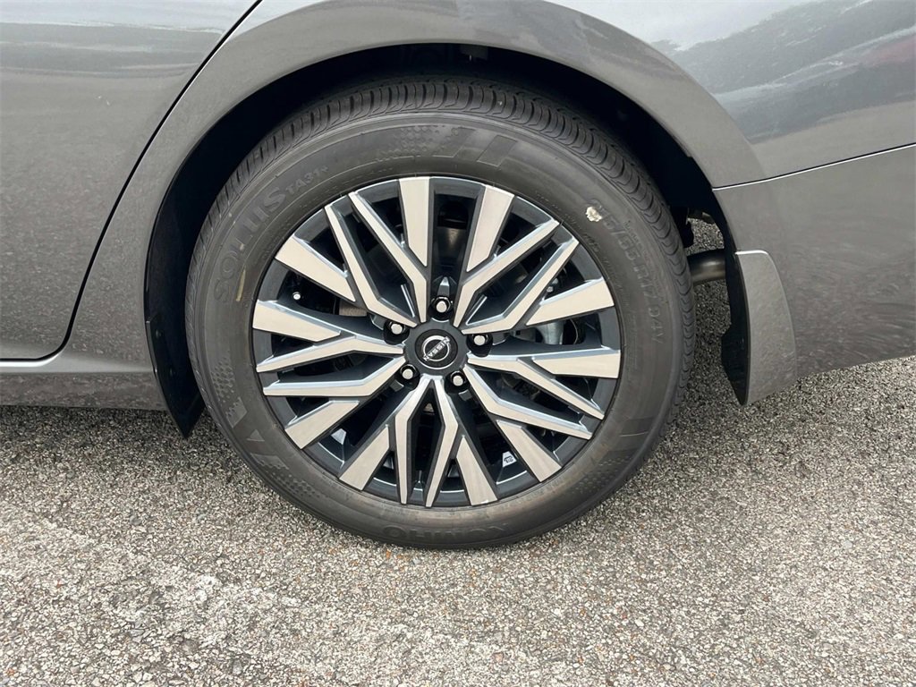 New 2025 Nissan Altima 2.5 SV w/ SV Premium Package image 12