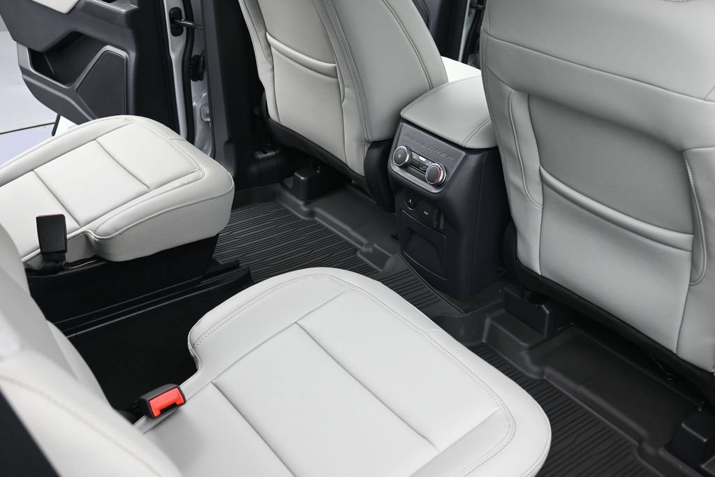 New 2026 Ford Explorer Active w/ Active Comfort Package AWD/4WD image 10