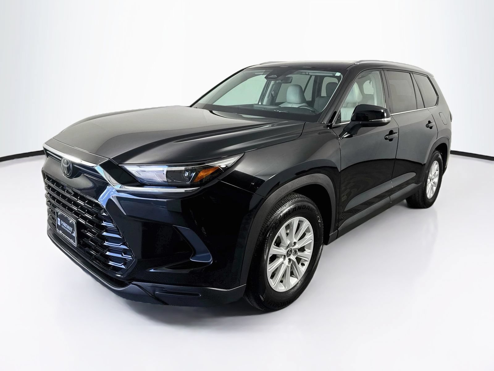 Certified 2024 Toyota Grand Highlander AWD image 3