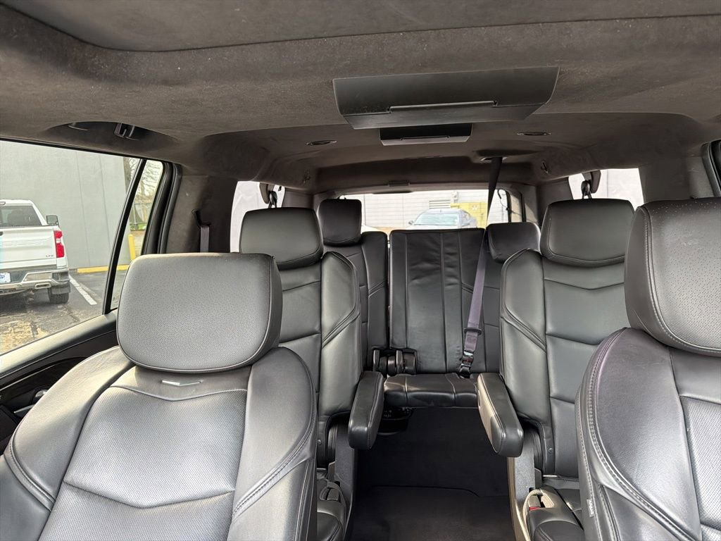 Used 2017 Cadillac Escalade ESV Platinum image 29