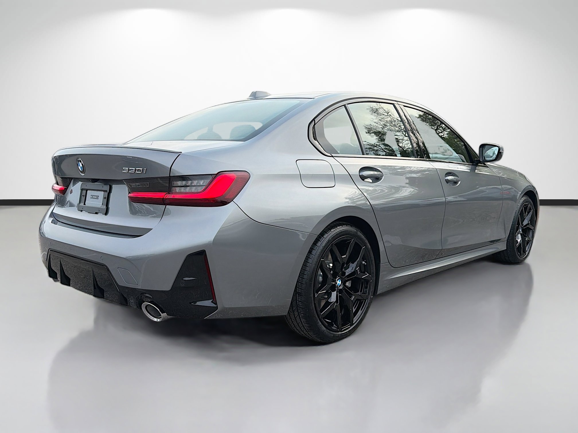 New 2026 BMW 330i Sedan w/ M Sport Package image 3