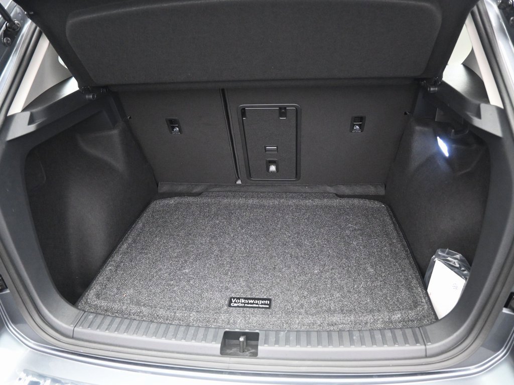 Used 2025 Volkswagen Taos S image 33