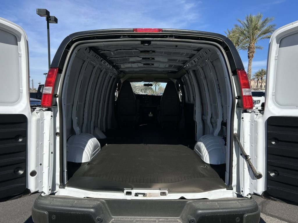New 2025 GMC Savana 2500 Extended w/ Driver Convenience Package RWD image 24